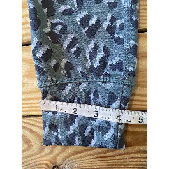 NWT $54.95 Offline By Aerie Cheetah Hi Rise Leggings Size Medium Women’s Olive - Picture 11 of 11